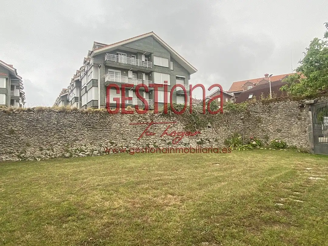 Casa adosada en venta en Noja con Jardín privado