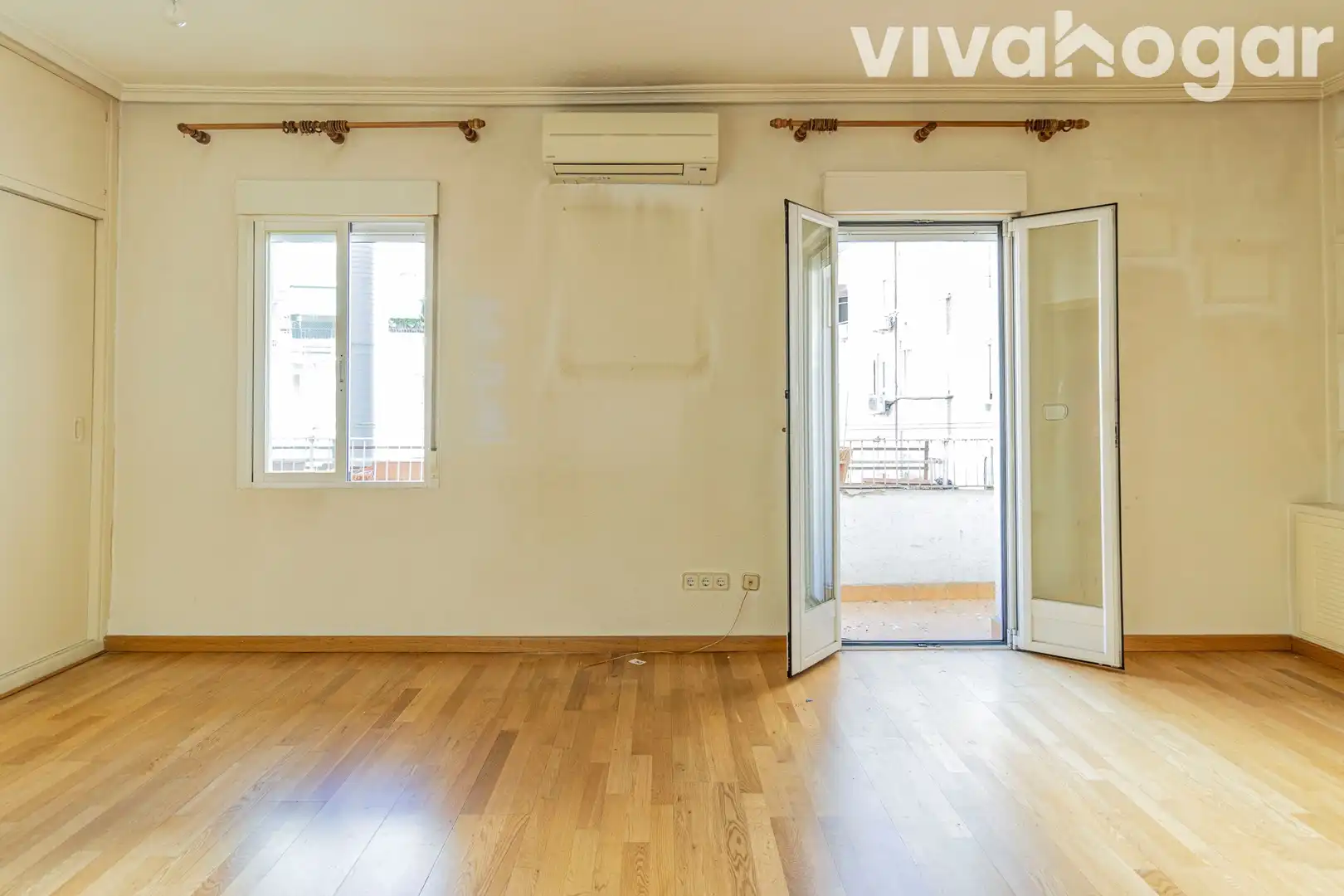 Living room of Flat for sale in Madrid  with Air Conditioner, Heating and Terrace