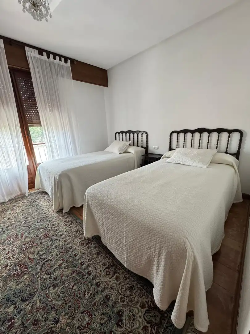Dormitori de Casa o xalet en venda en Madrigal de las Altas Torres amb Calefacció