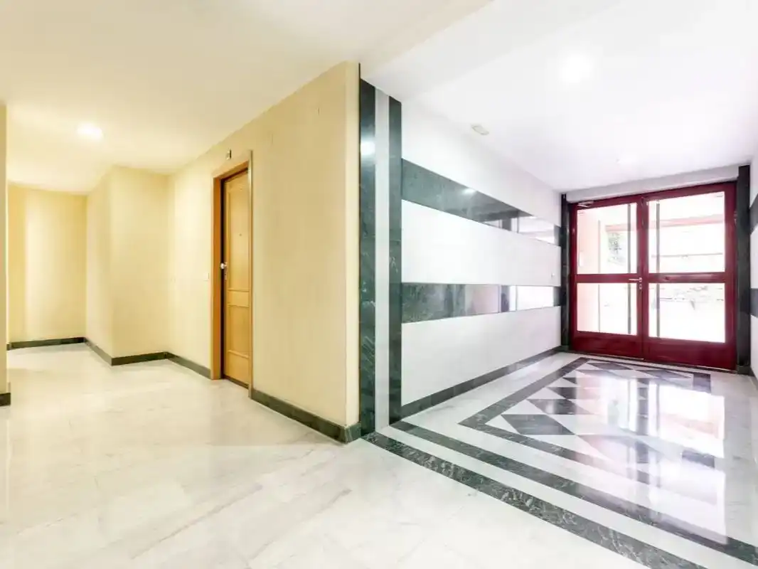Wohnung zur Miete in Granada mit Klimaanlage, Schwimmbad und Möbliert
