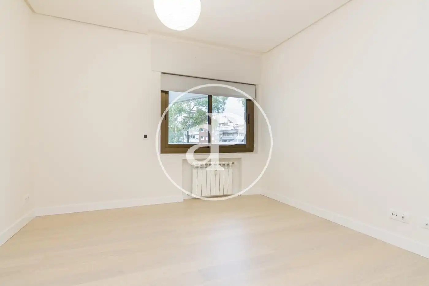 Habitación de Piso de alquiler en Madrid con Aire acondicionado, Calefacción y Jardín privado