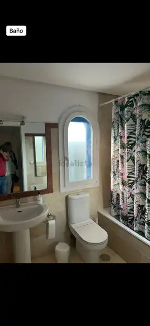 Badezimmer von Wohnung zur Miete in Manilva mit Klimaanlage, Terrasse und Möbliert