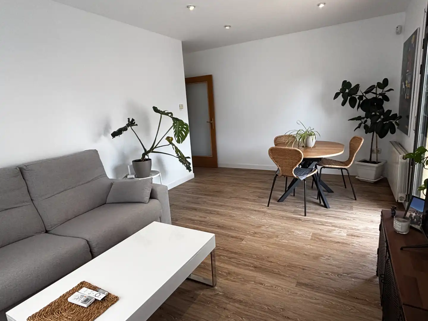 Living room of Flat for sale in Terrassa  with Air Conditioner, Heating and Parquet flooring