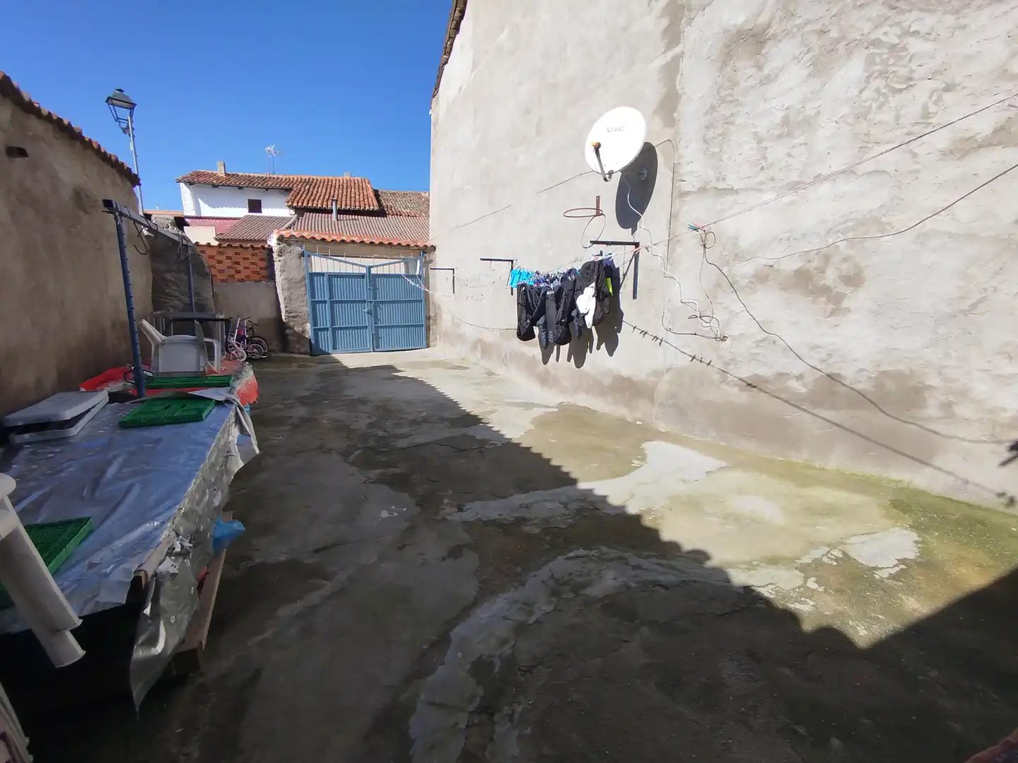 Vista exterior de Casa adosada en venda en Mojados amb Calefacció, Parquet i Traster
