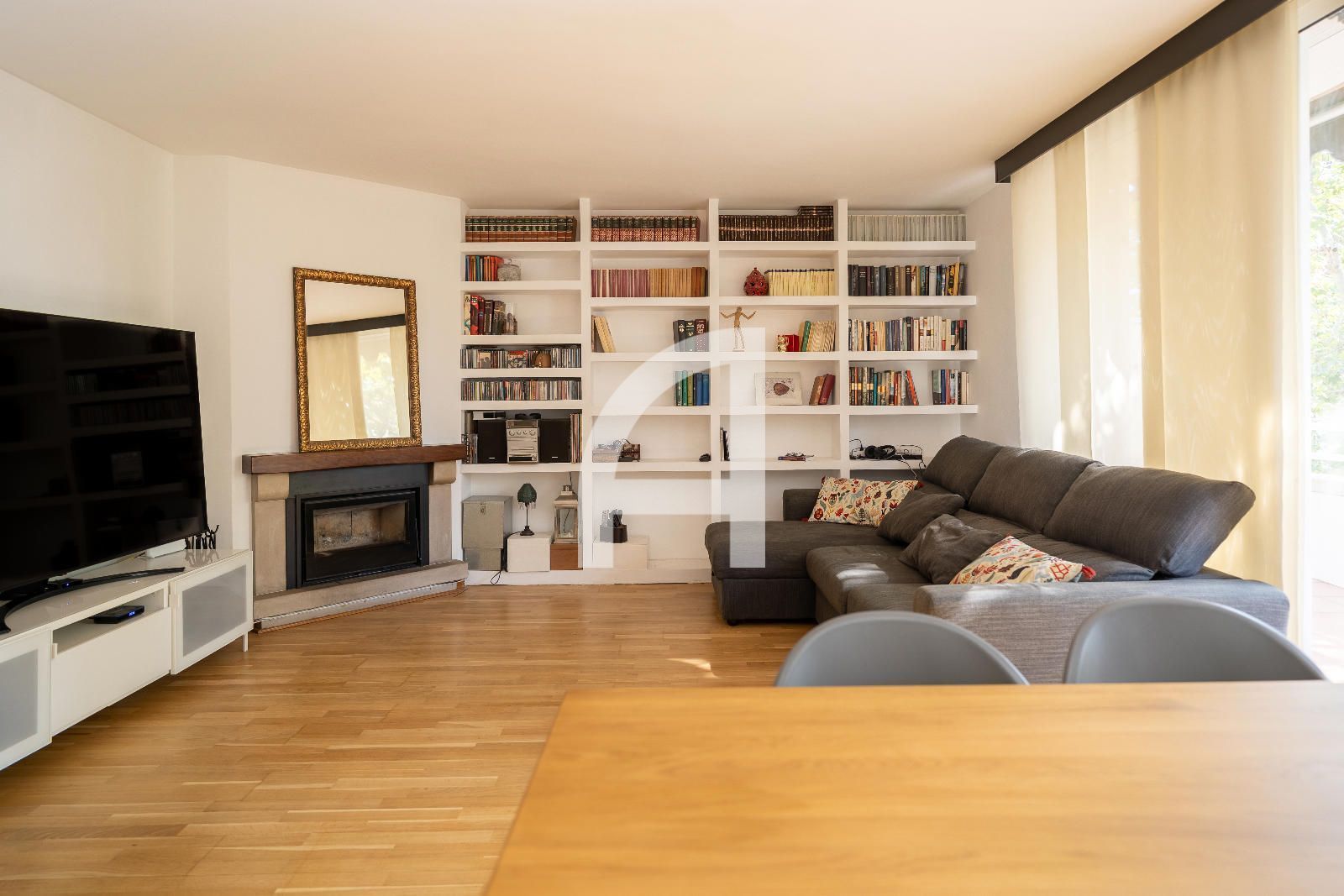 Sala d'estar de Casa o xalet en venda en Molins de Rei amb Aire condicionat, Calefacció i Terrassa