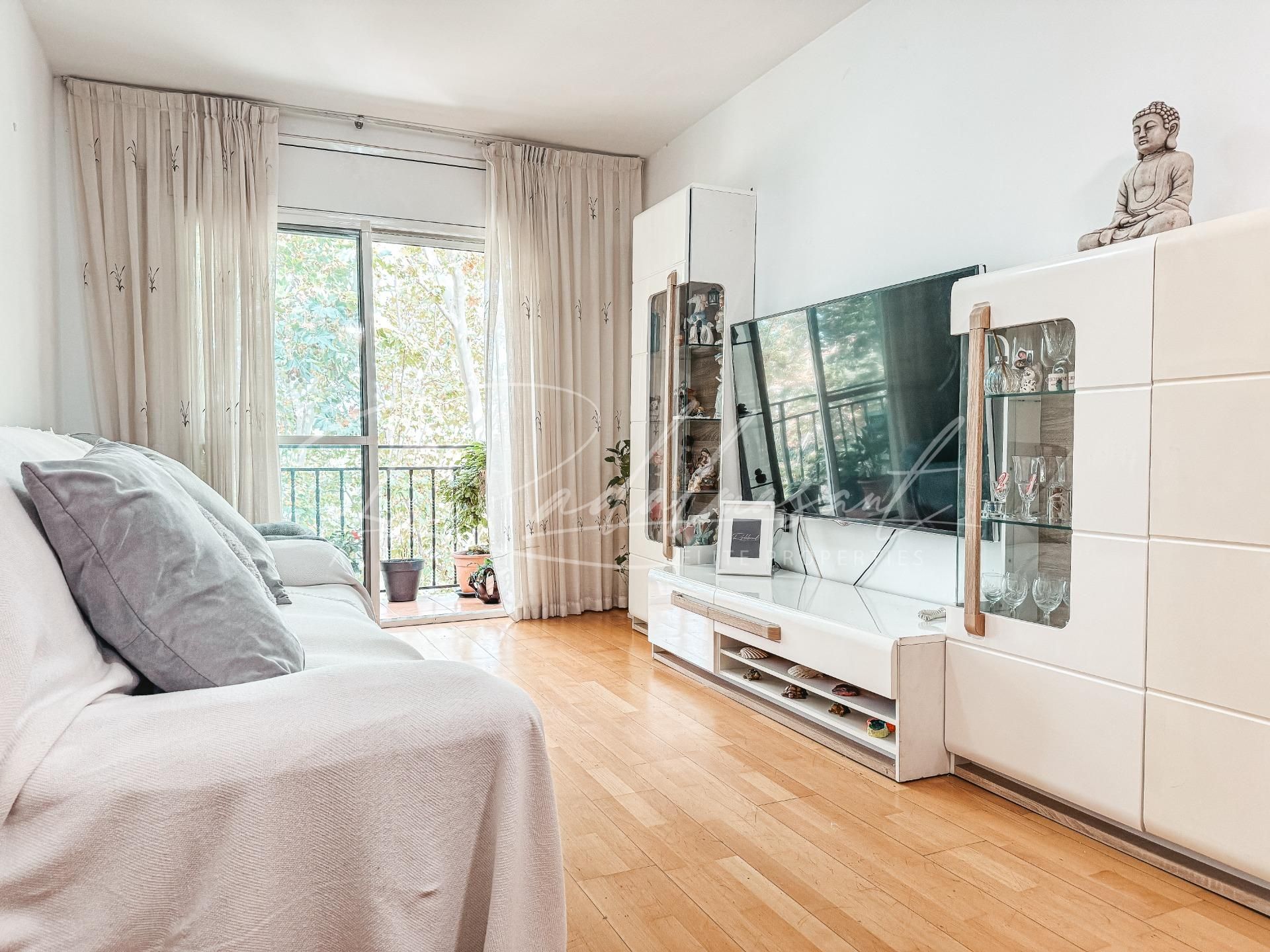 Sala d'estar de Dúplex en venda en Montbrió del Camp amb Aire condicionat i Terrassa