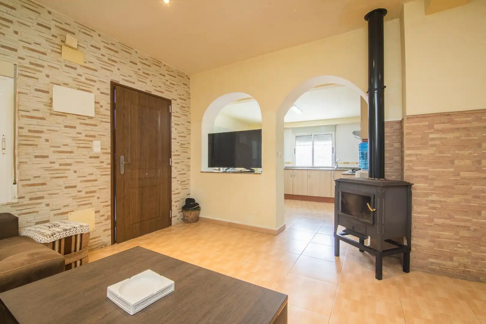Sala d'estar de Casa adosada en venda en Elche / Elx amb Calefacció, Jardí privat i Terrassa