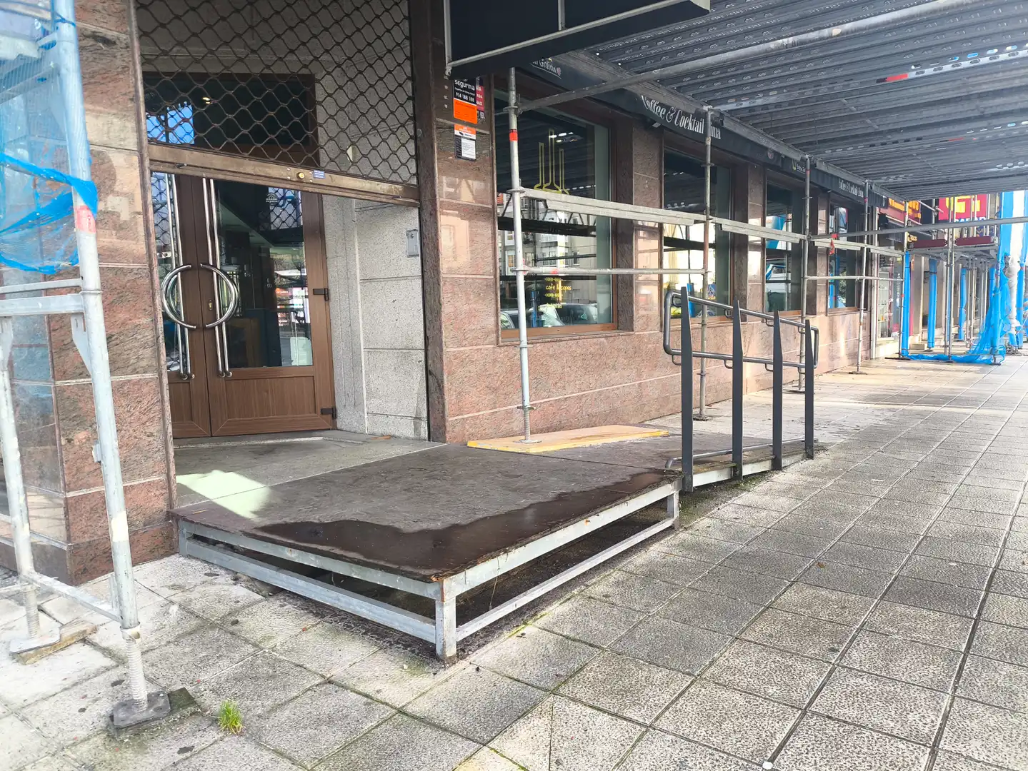 Außenansicht von Geschaftsraum zum Verkauf in Ames