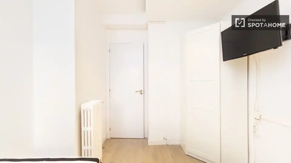 Schlafzimmer von Wohnung zur untervermieten in Madrid mit Klimaanlage und Terrasse