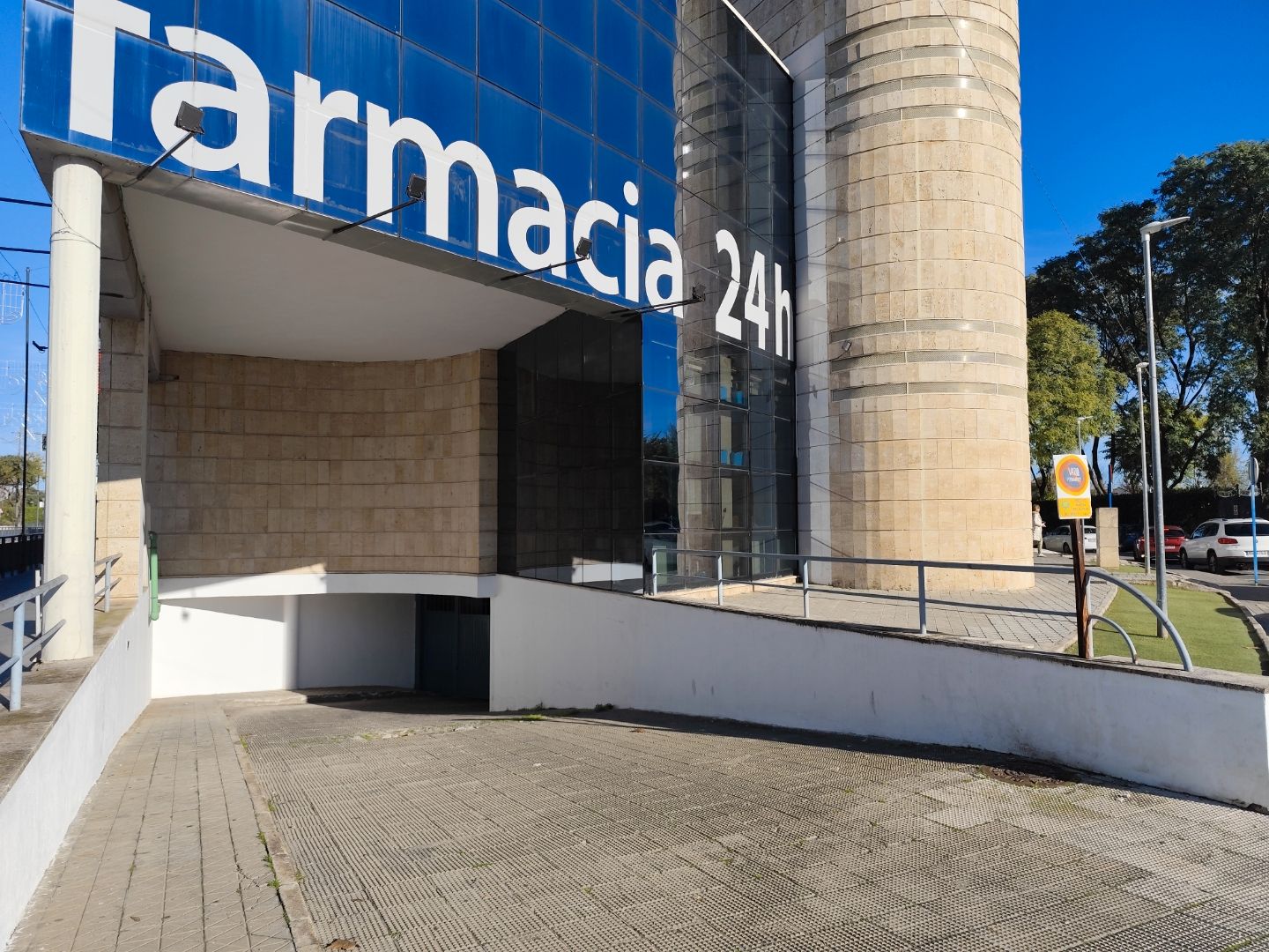 Vista exterior de Garatge en venda en Mairena del Aljarafe