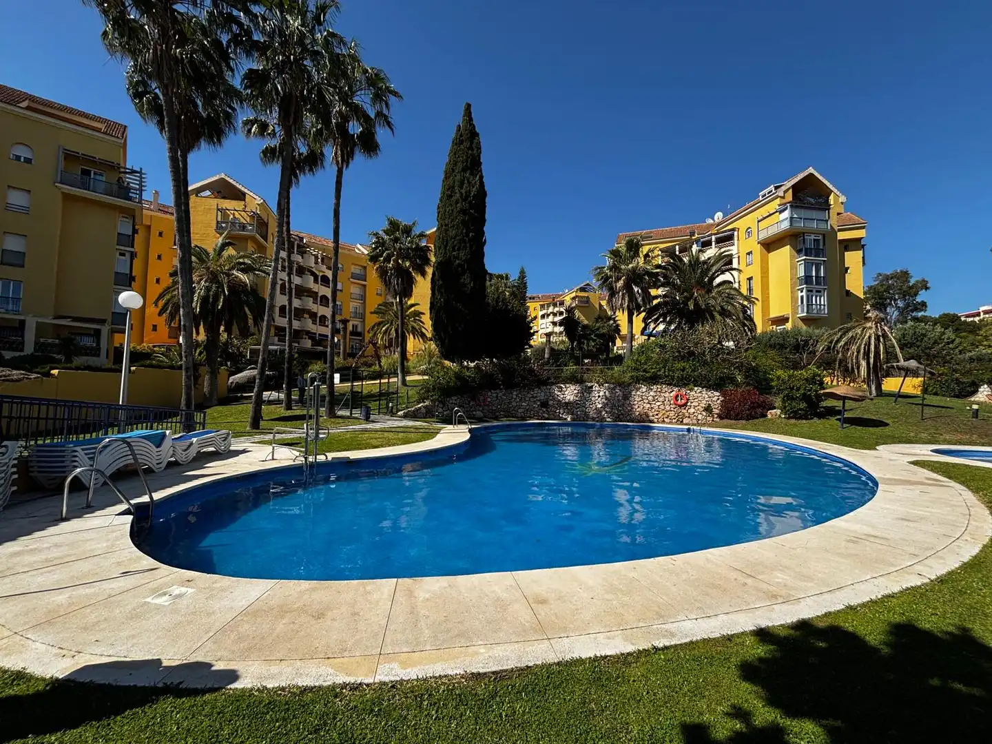 Piscina de Pis de lloguer en Benalmádena amb Terrassa, Traster i Moblat