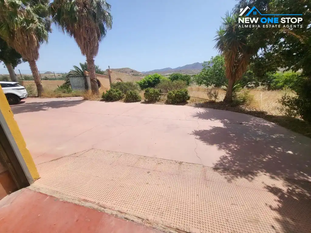Casa adosada en venda en Cuevas del Almanzora amb Aire condicionat, Calefacció i Jardí privat