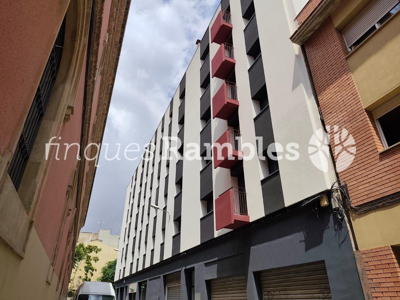 Vista exterior de Pis en venda en Igualada amb Calefacció