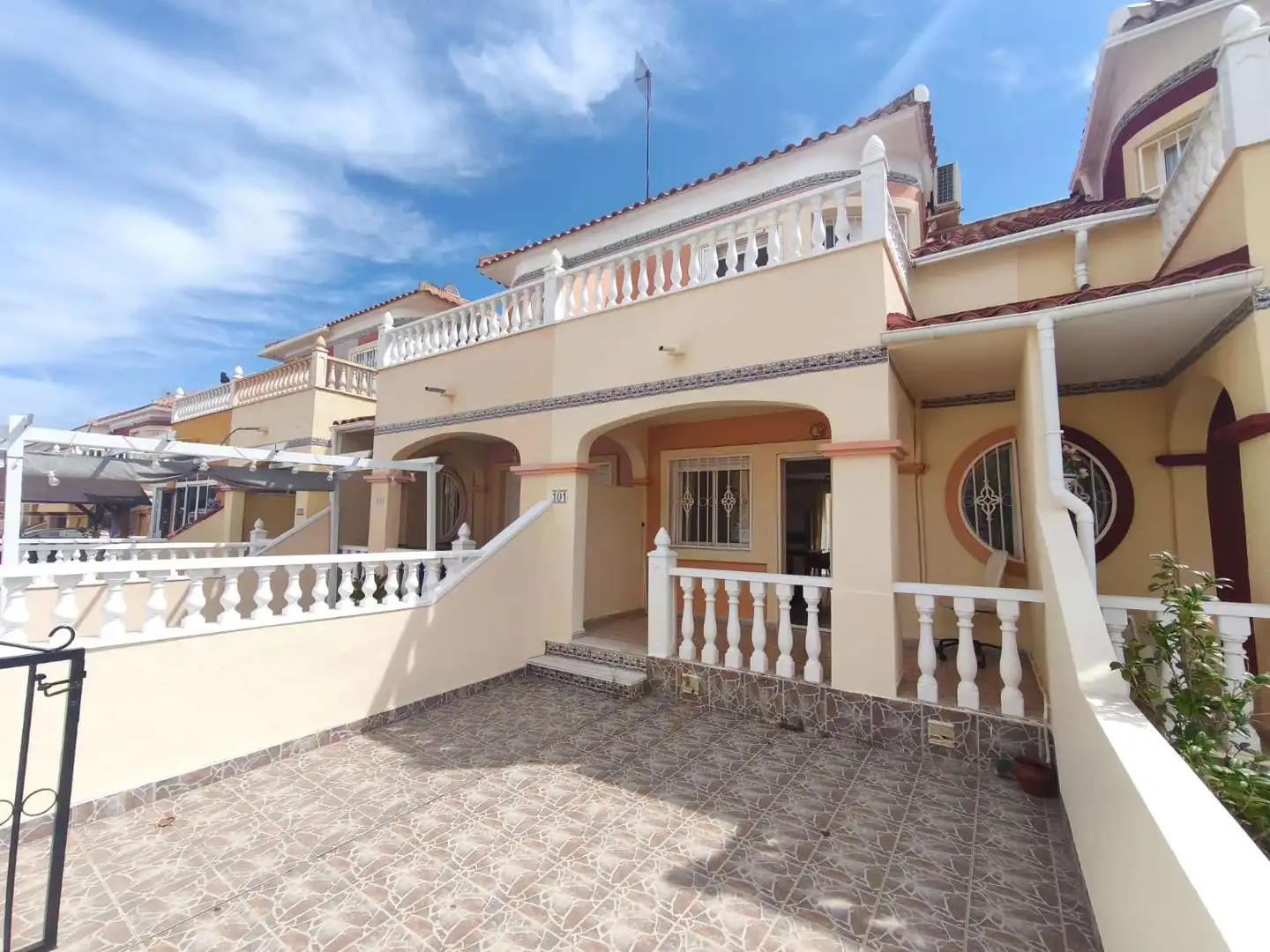Dúplex amb piscina en venda a Orihuela Costa