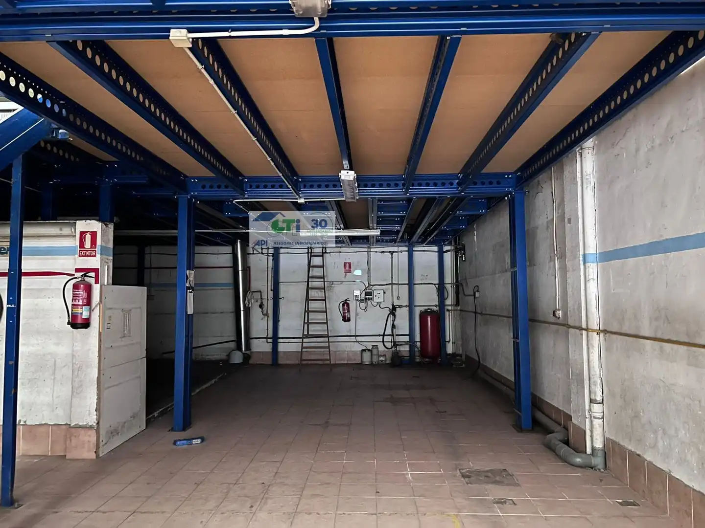 Industrial buildings for rent in C/ RIBERA, Cadrete