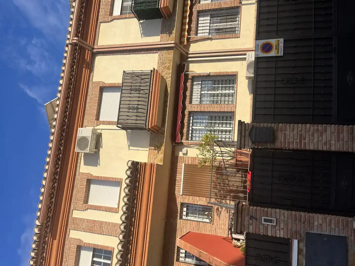 Vista exterior de Casa adosada en venda en Cájar amb Aire condicionat i Balcó