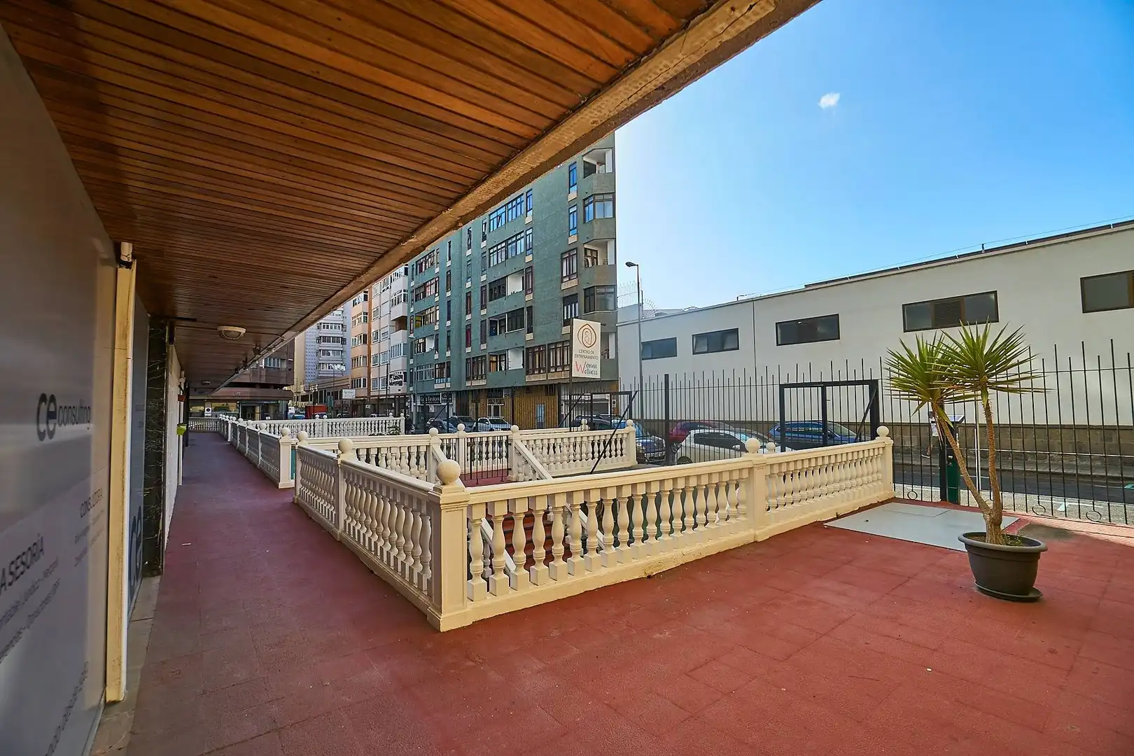 Terraza de Oficina en venta en Las Palmas de Gran Canaria con Aire acondicionado, Trastero y Amueblado
