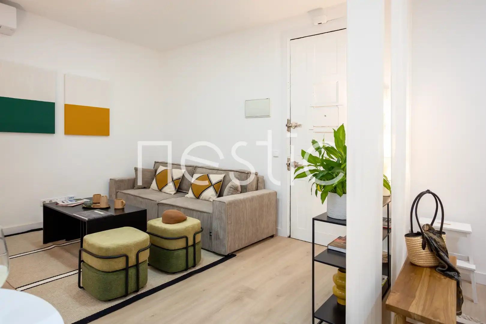 Sala de estar de Apartamento de alquiler en Madrid con Aire acondicionado, Calefacción y Amueblado