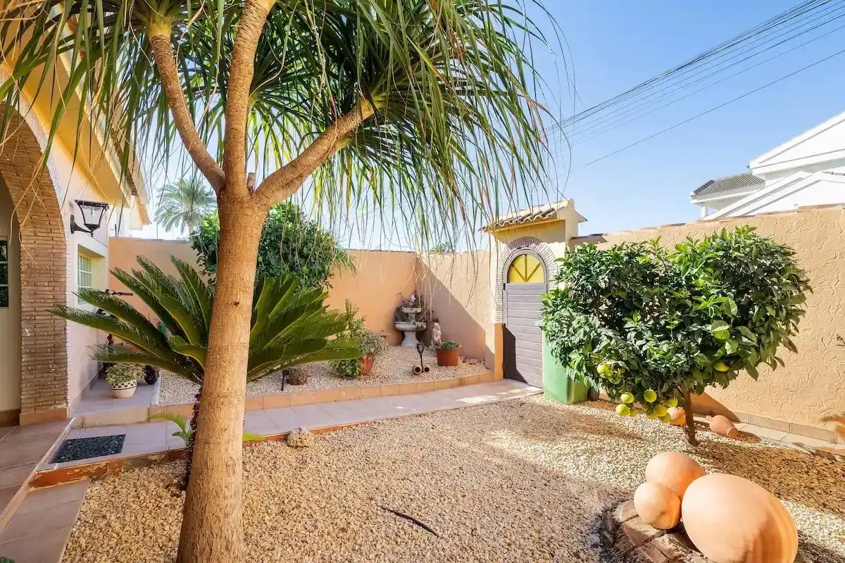 Jardí de Casa o xalet de lloguer en Torrevieja amb Aire condicionat, Calefacció i Jardí privat