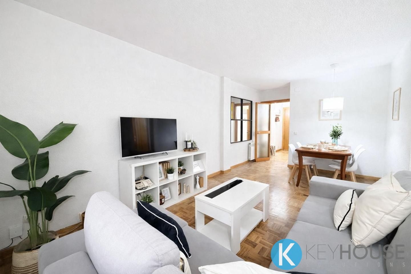 Living room of Planta baja for sale in San Fernando de Henares  with Heating, Parquet flooring and Storage room