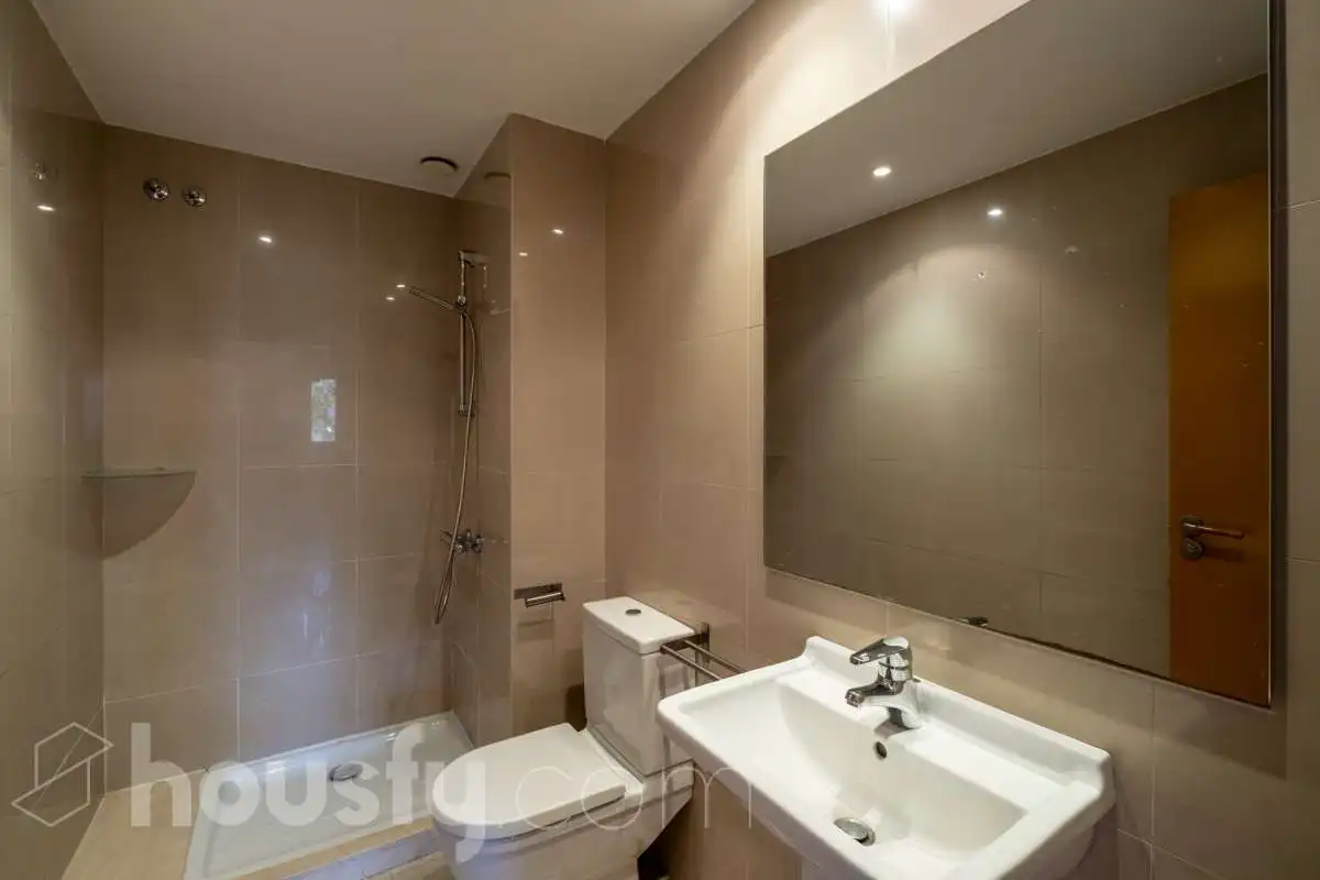Bathroom of Flat for sale in Sant Cugat del Vallès  with Air Conditioner, Heating and Private garden