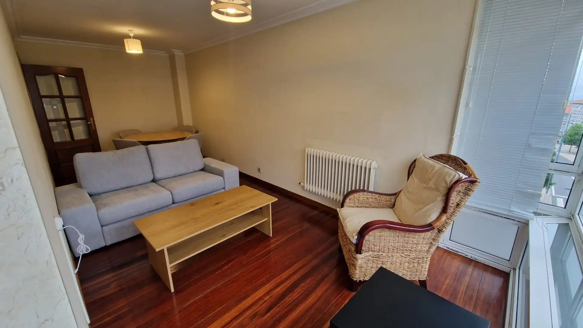 Living room of Duplexes for rent in Santiago de Compostela   with Heating, Parquet flooring and Oven