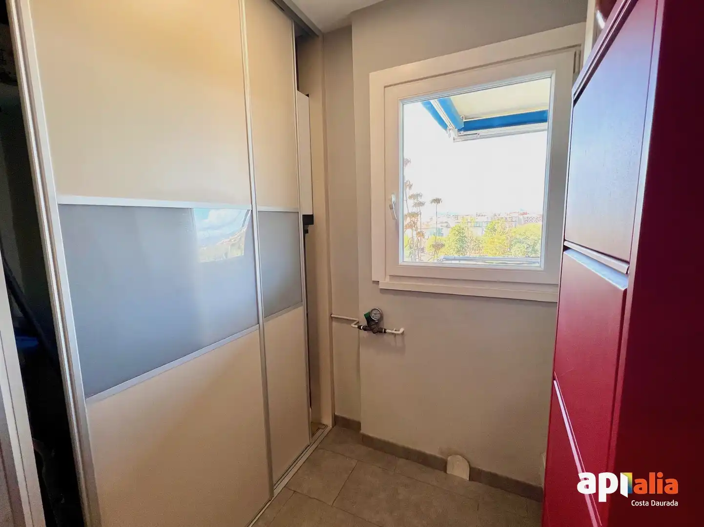 Baño de Piso en venta en Salou con Calefacción, Piscina y Horno
