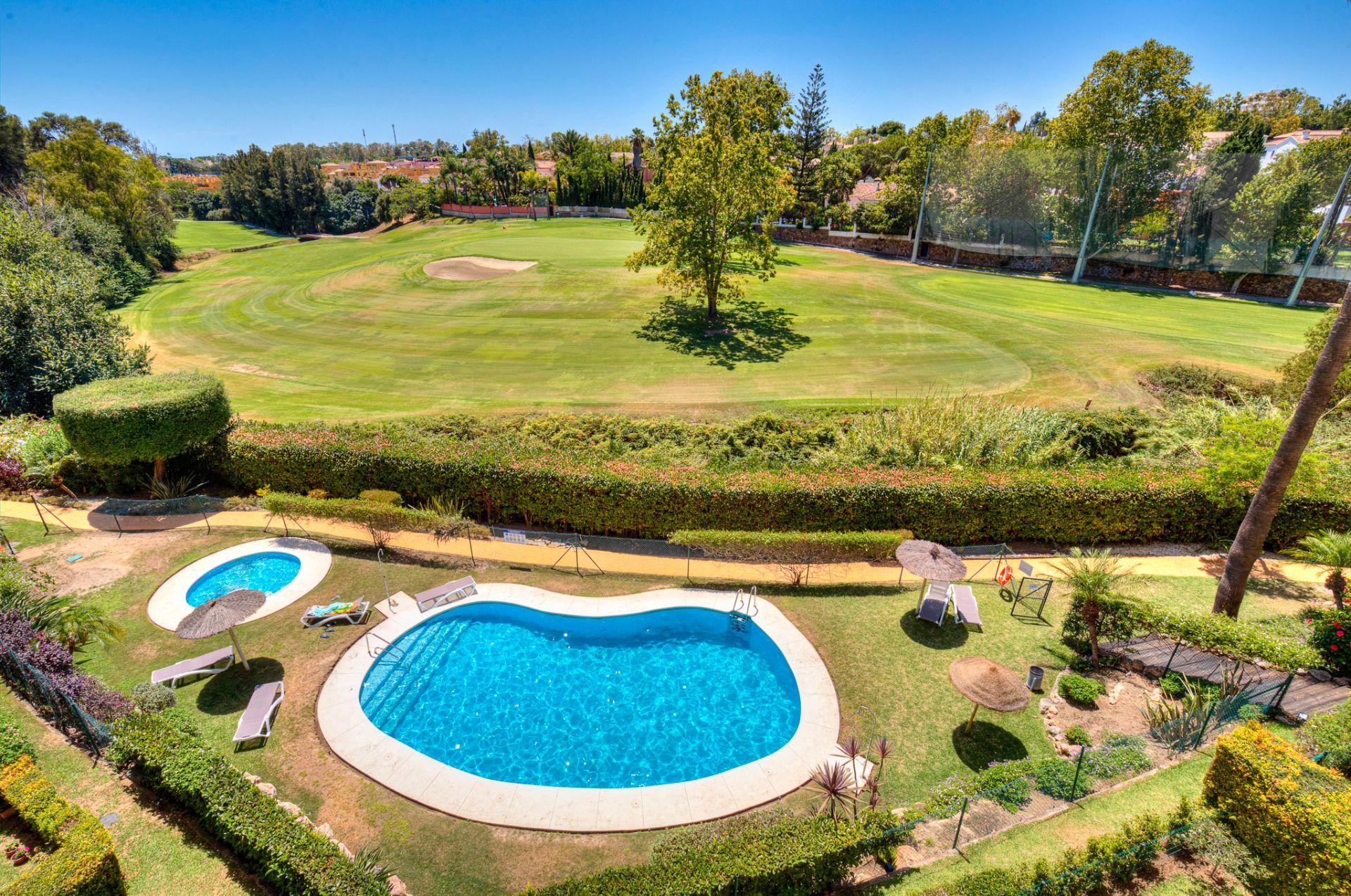 Piscina de Piso en venta en Marbella con Aire acondicionado, Terraza y Trastero
