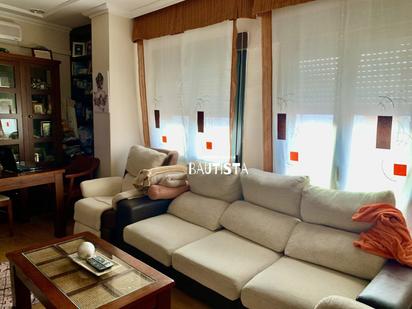 Living room of Single-family semi-detached for sale in Valdepeñas  with Air Conditioner, Heating and Terrace