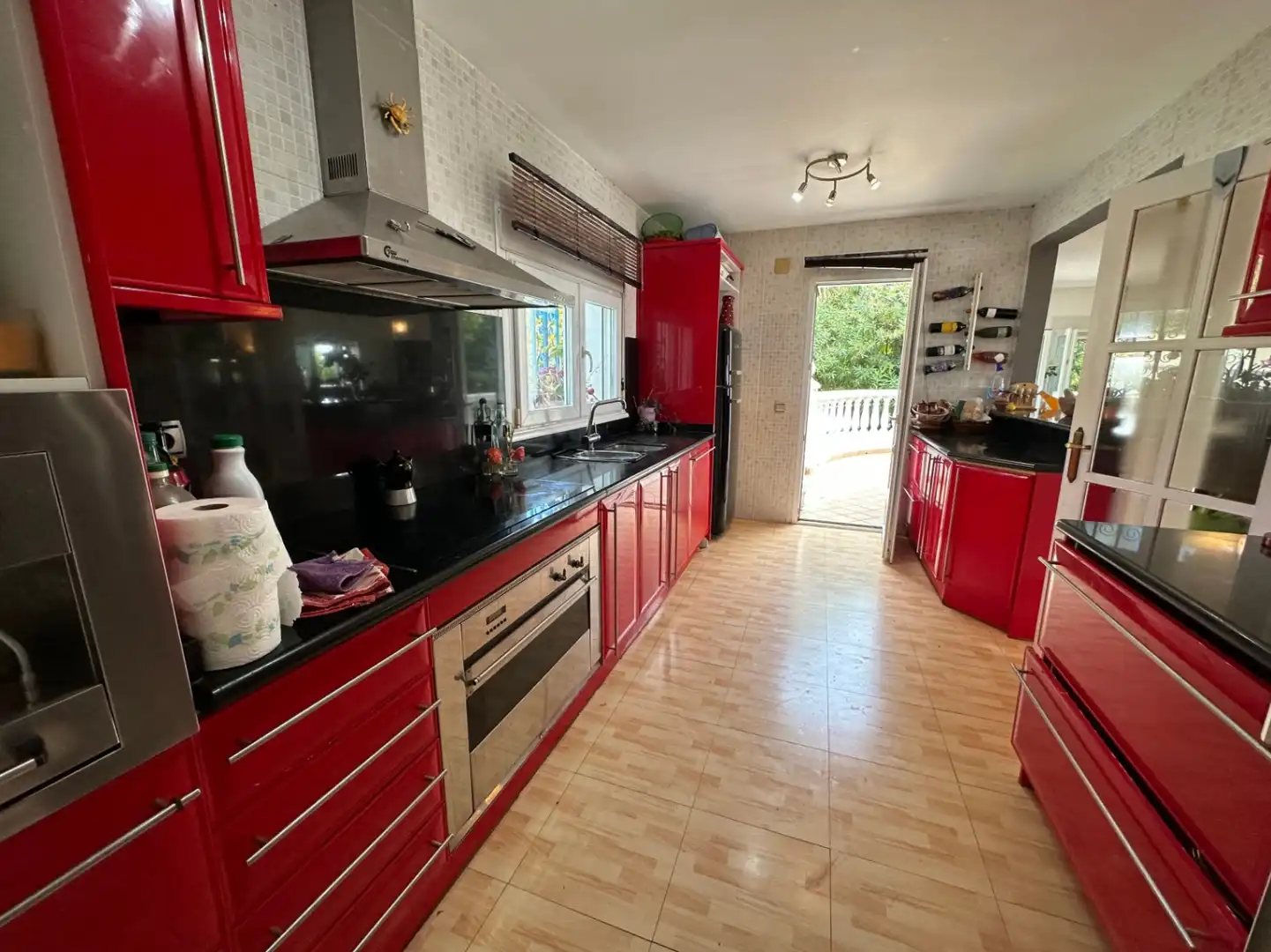 Cuina de Casa o xalet en venda en Alcalà de Xivert amb Aire condicionat, Calefacció i Jardí privat