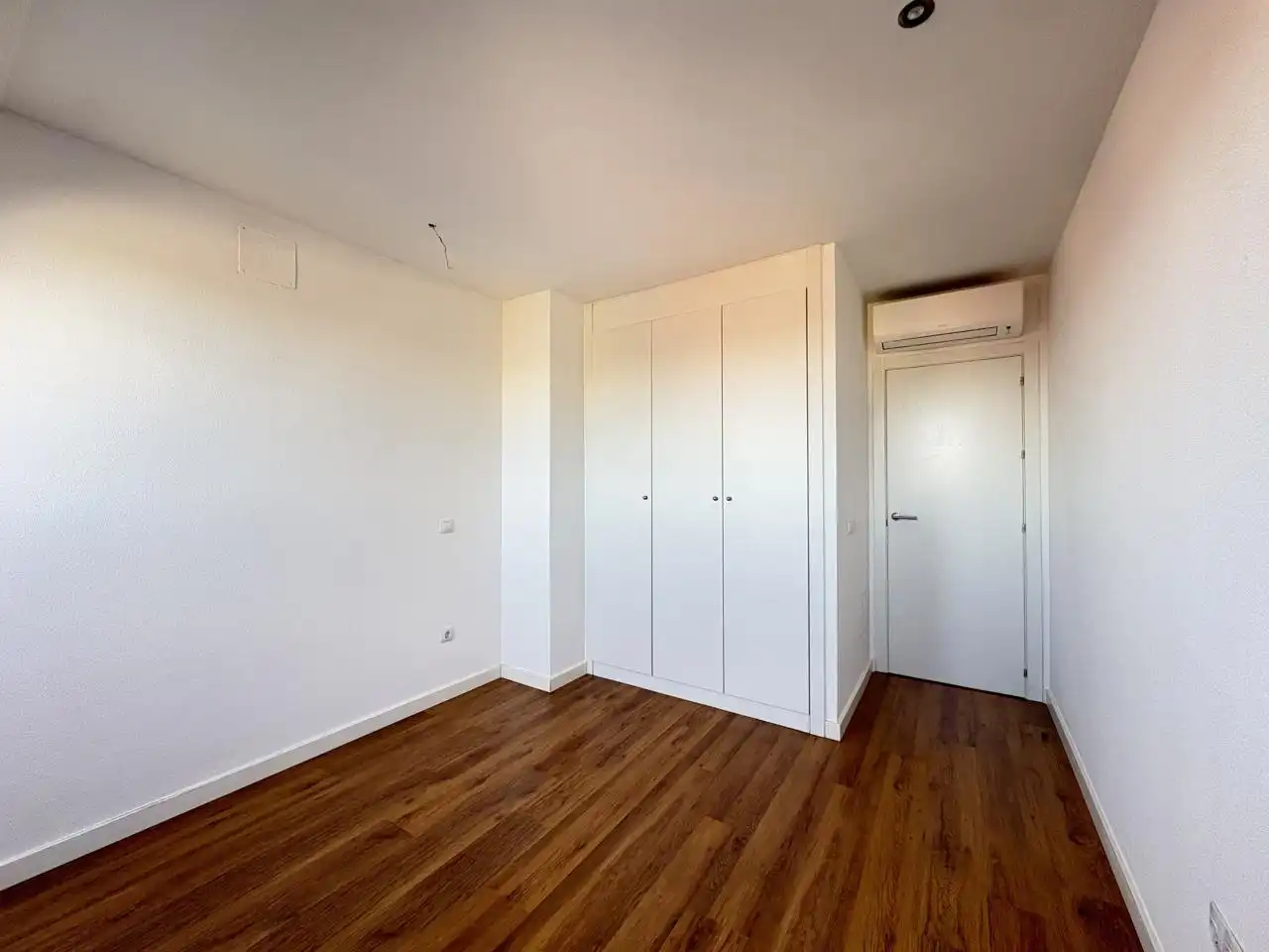 Habitación de Dúplex de alquiler en Pozuelo de Alarcón con Calefacción y Trastero