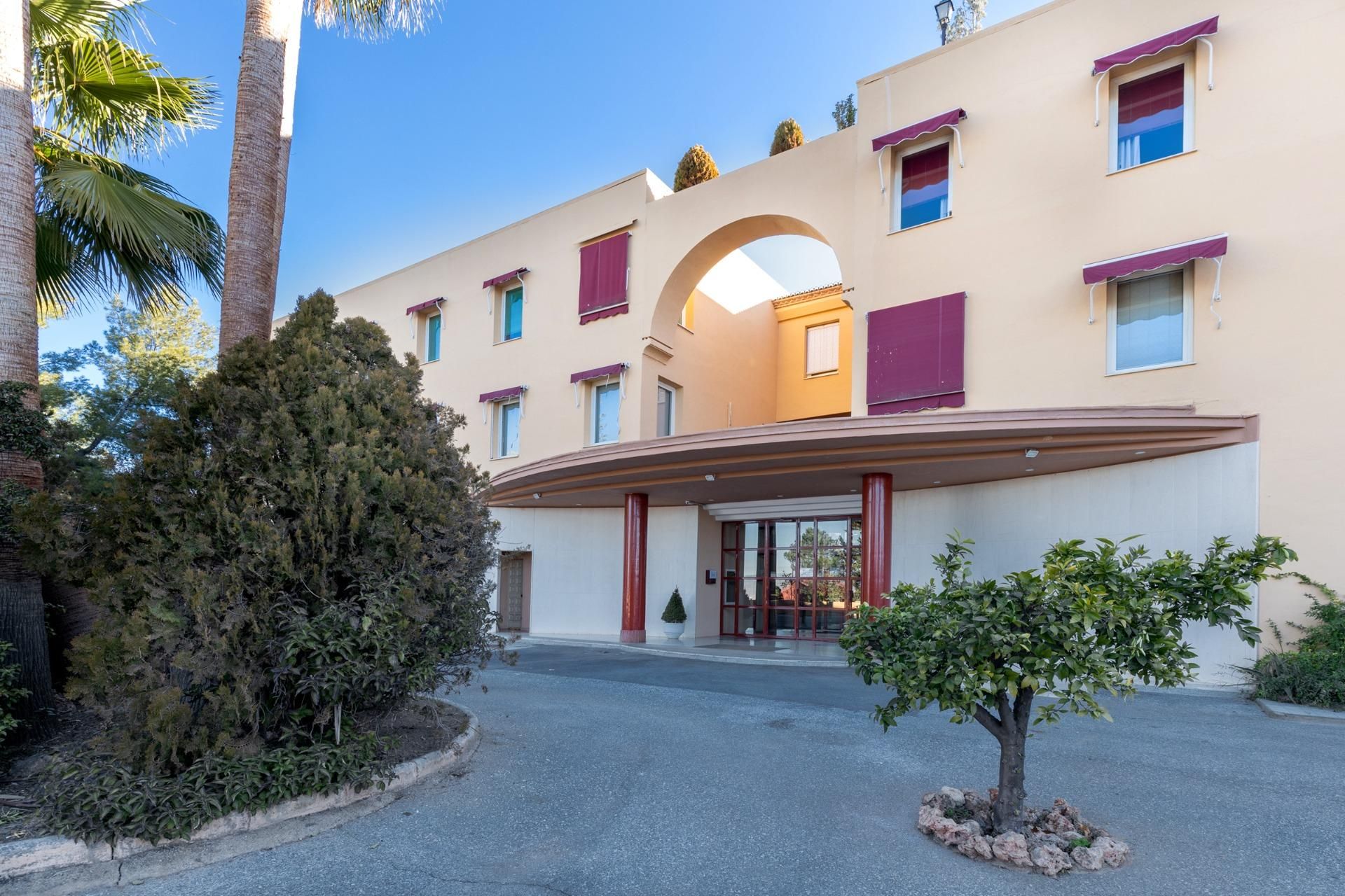 Vista exterior de Estudi en venda en  Granada Capital amb Aire condicionat, Terrassa i Moblat