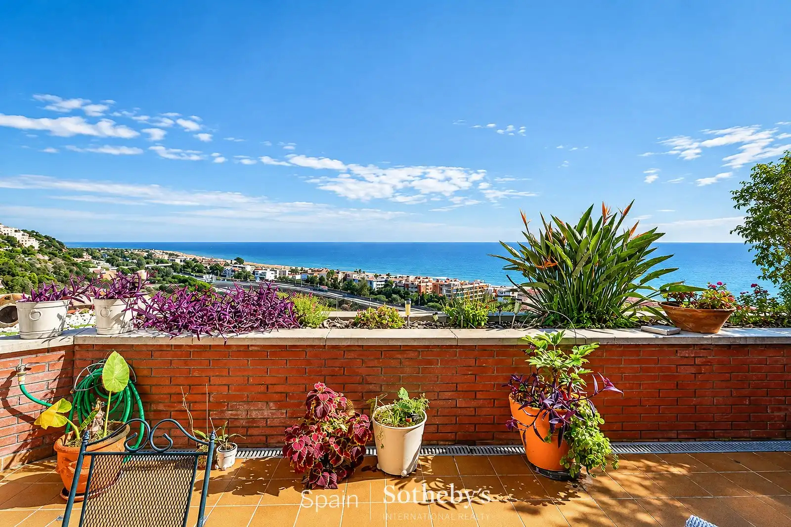 Dúplex con piscina en venta en Les Botigues de Sitges, imagen 2