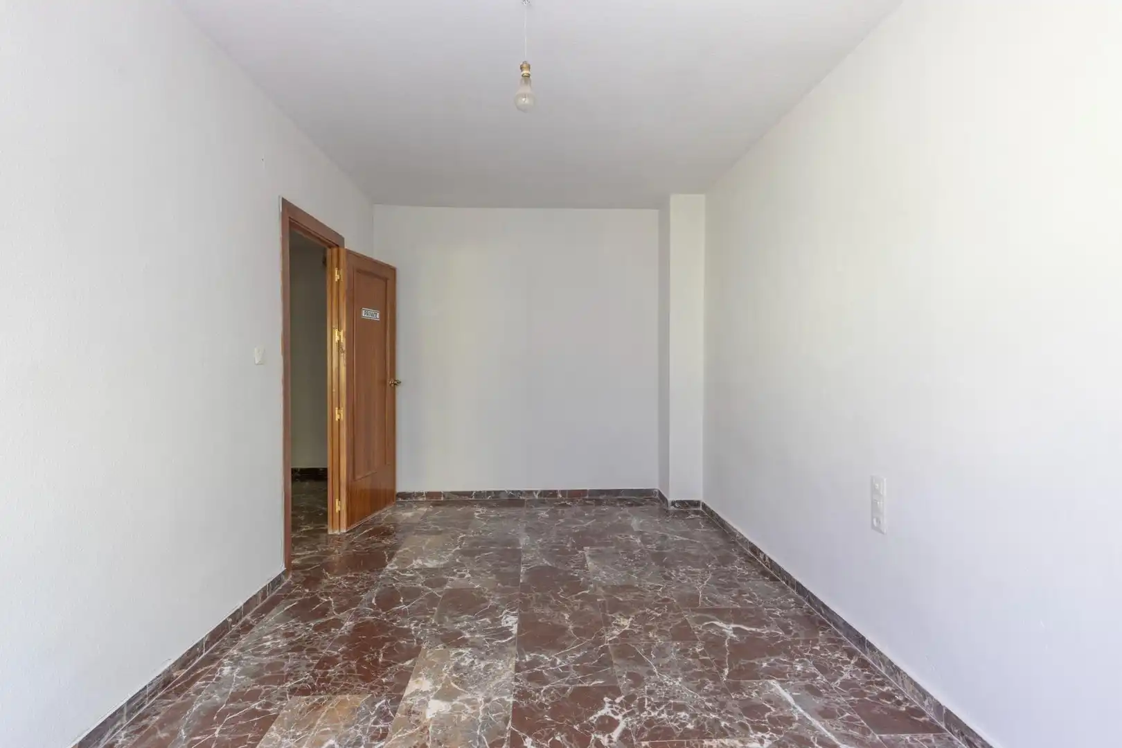 Wohnung zum Verkauf in Granada mit Heizung, Terrasse und Balkon
