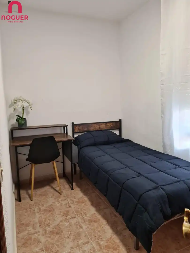 Bedroom of Flat for rent in Córdoba  with Heating and Furnished