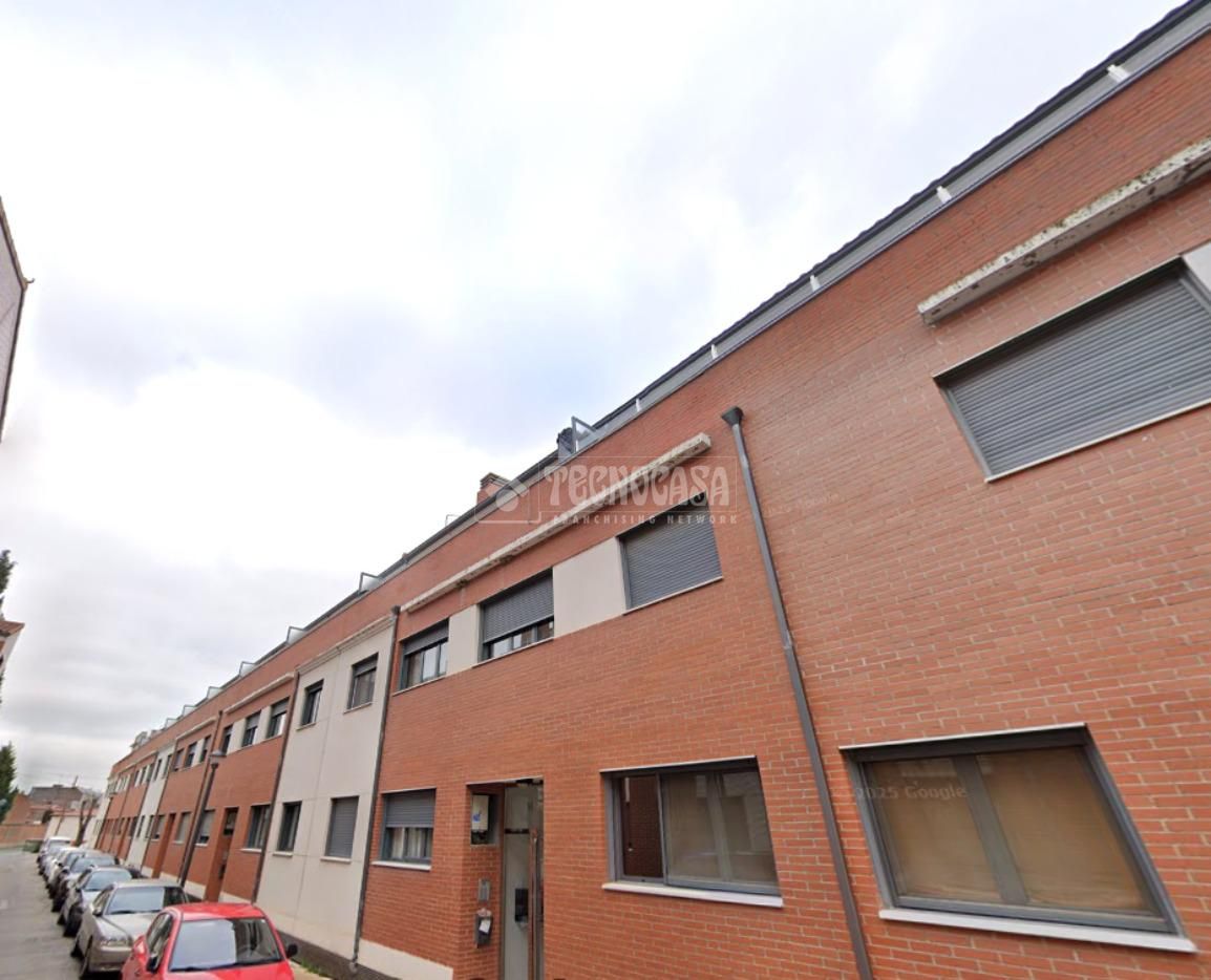 Vista exterior de Pis en venda en Cabezón de Pisuerga amb Calefacció