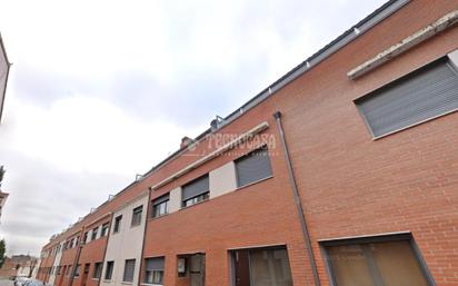 Vista exterior de Pis en venda en Cabezón de Pisuerga amb Calefacció