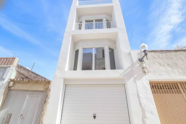 Casa-chalet en Venta en Calle del Maestro Salvador en Albatera