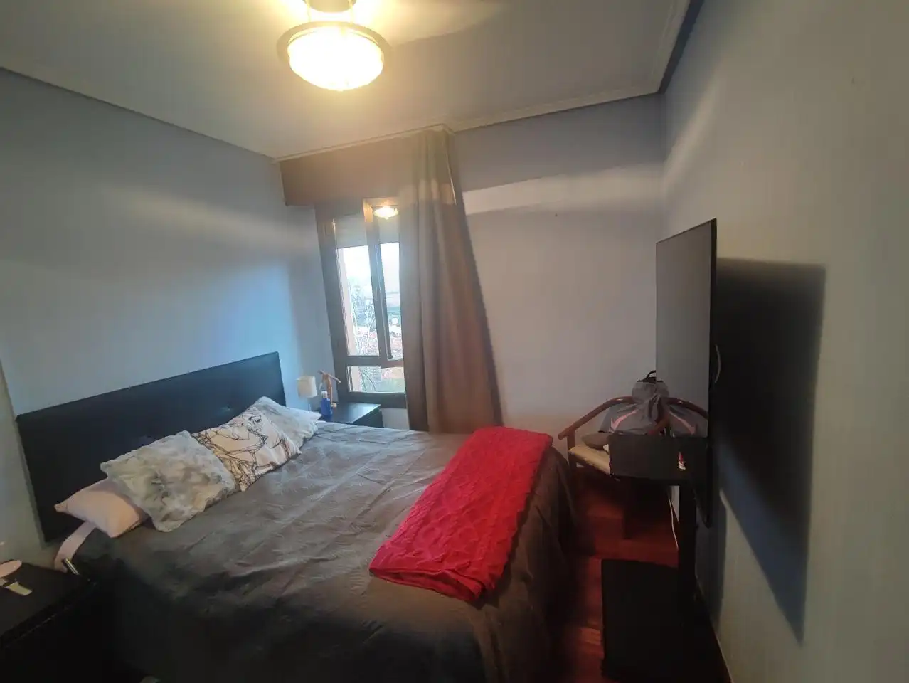 Schlafzimmer von Wohnung zum Verkauf in Basauri  mit Möbliert und Balkon
