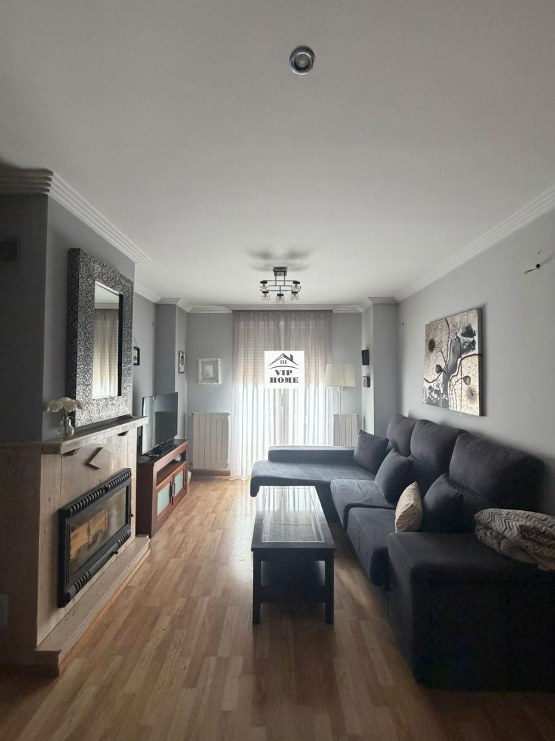 Sala d'estar de Àtic en venda en  Albacete Capital amb Aire condicionat, Calefacció i Parquet