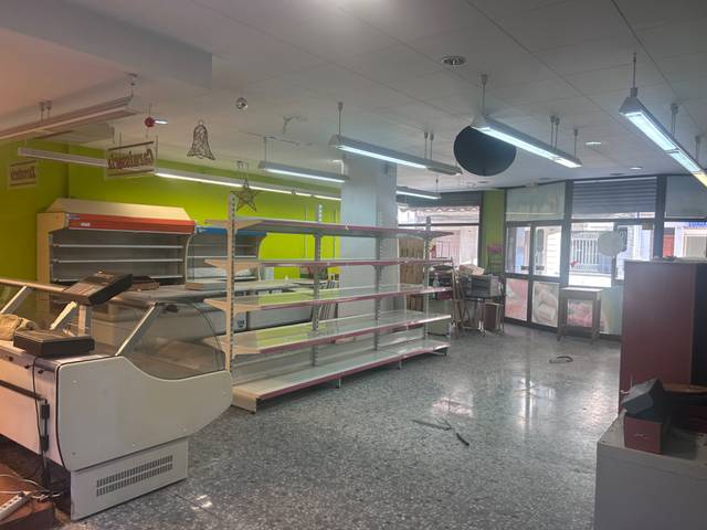 Local comercial en Alquiler en Carrer de la Creu Gran en Barri del Centre