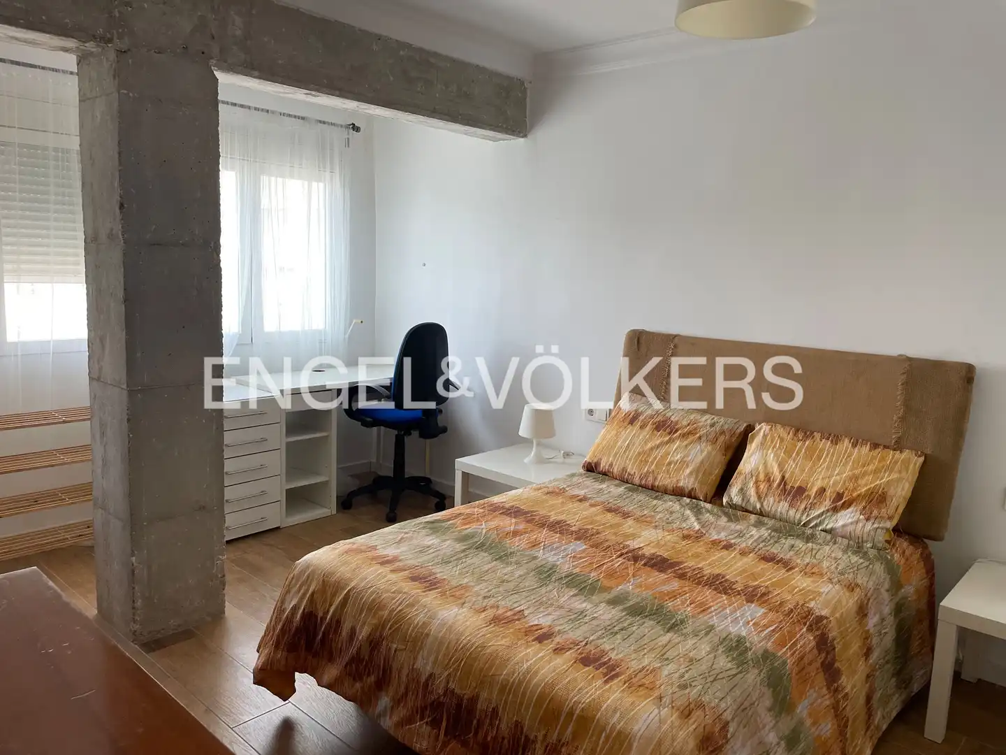 Schlafzimmer von Wohnung zur Miete in Valencia mit Heizung