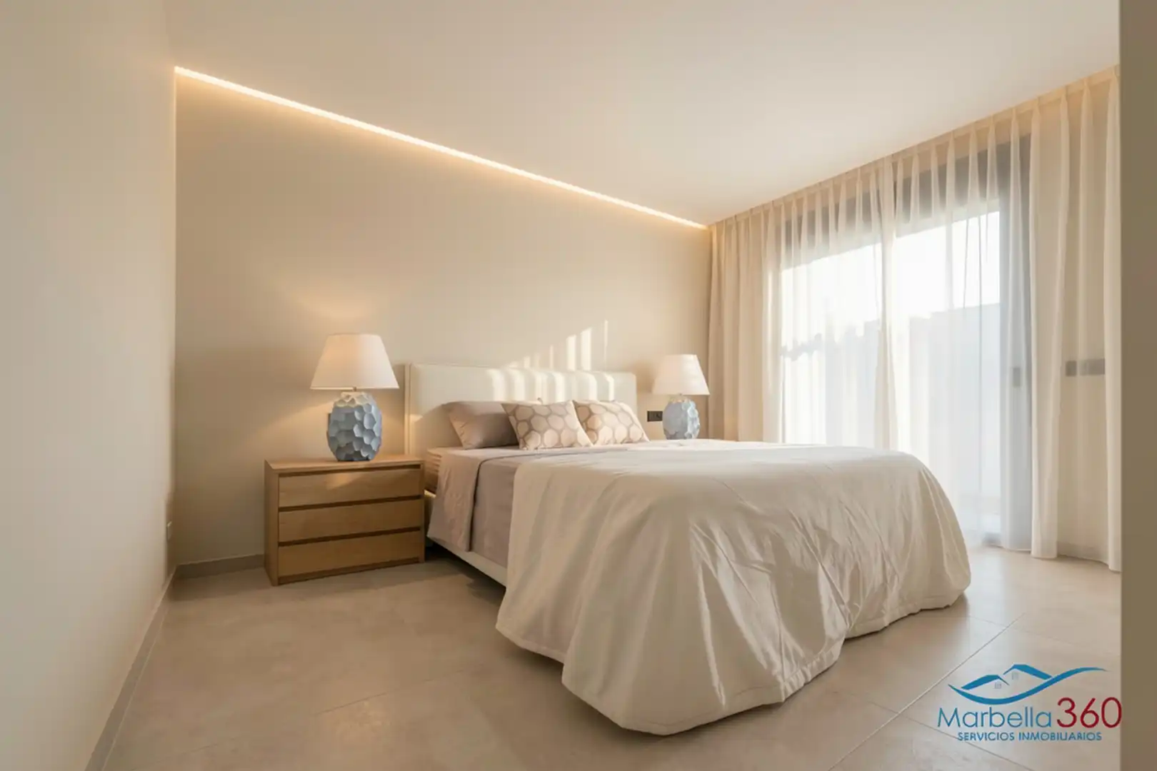 Habitación de Casa o chalet en venta en Estepona con Aire acondicionado, Calefacción y Jardín privado