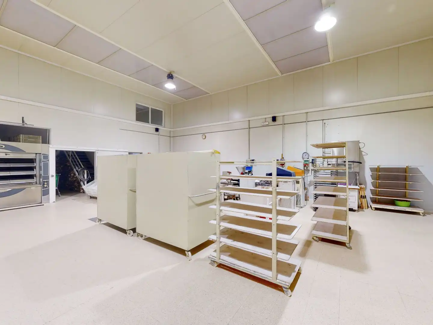Industrial buildings for sale in Xove