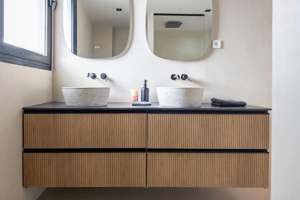 Badezimmer von Dachboden zum Verkauf in Majadahonda mit Klimaanlage, Heizung und Privatgarten
