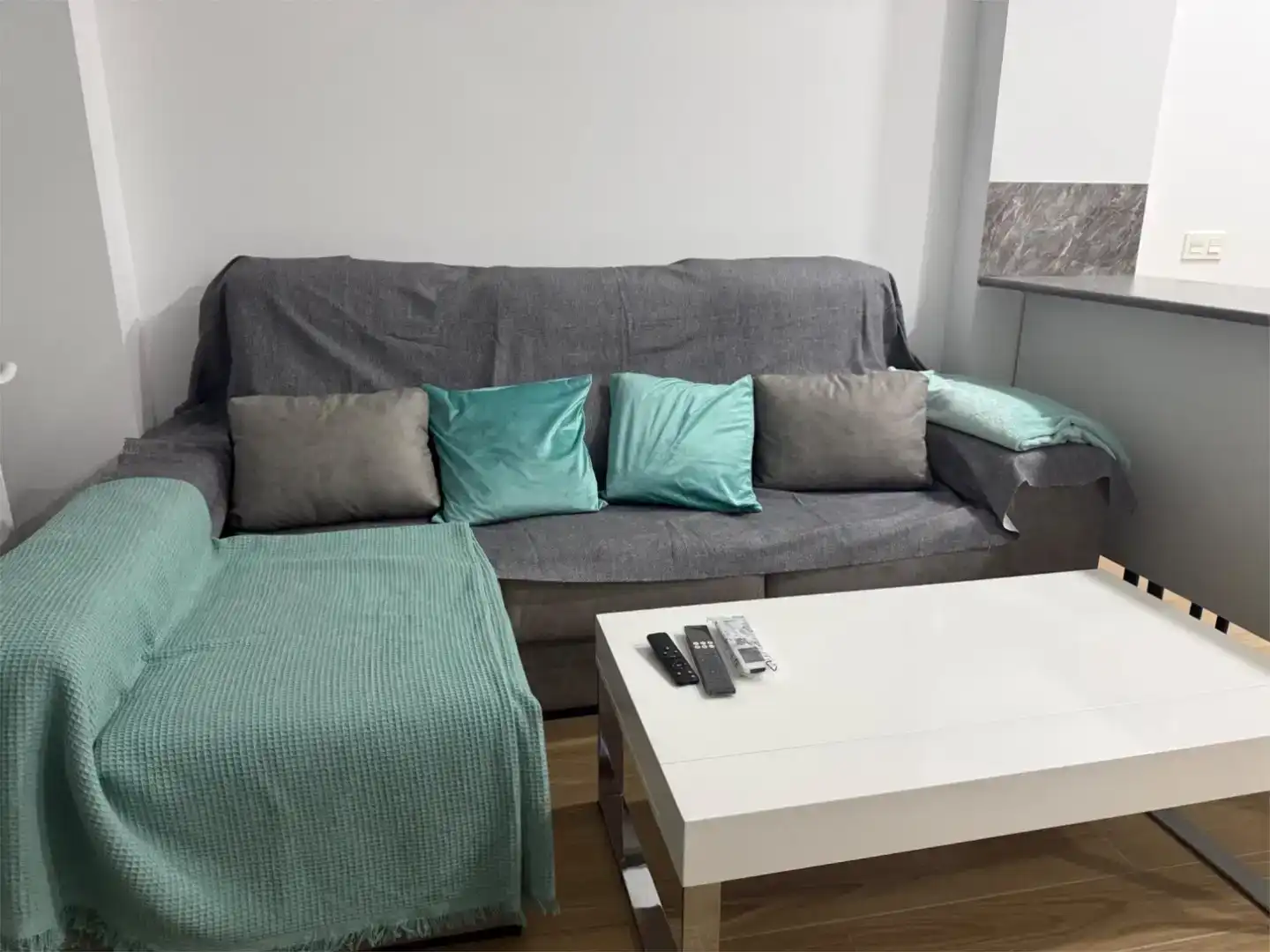 Wohnzimmer von Erdgeschoss zur Miete in Olivenza mit Klimaanlage