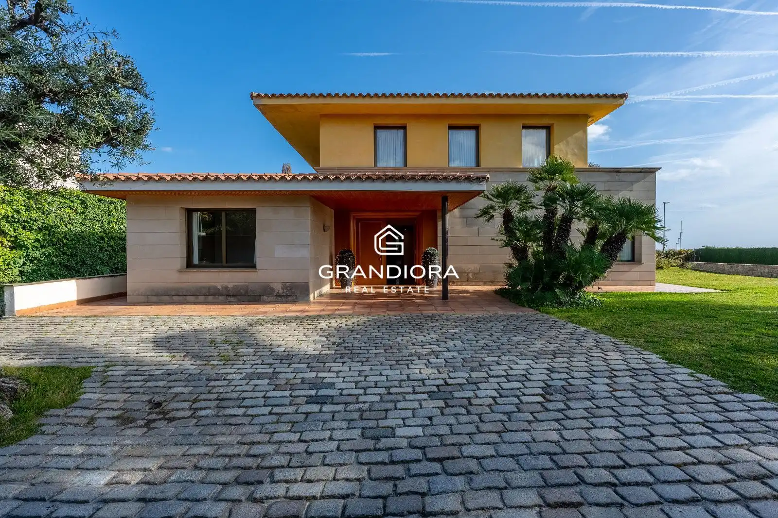 Detached house with pool for sale in Calle Llaüt, imagen 2