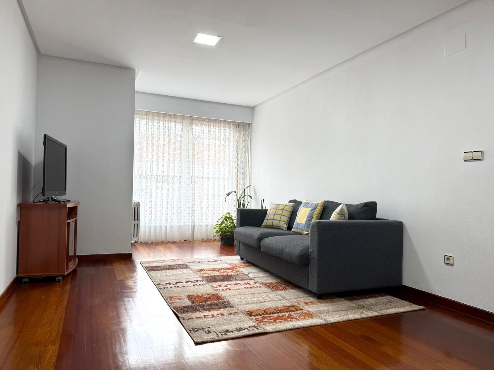 Living room of Duplex for sale in Ourense Capital   with Heating, Parquet flooring and Storage room