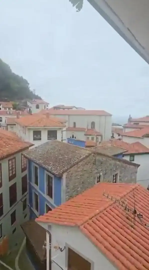 Vista exterior de Piso en venta en Cudillero con Horno