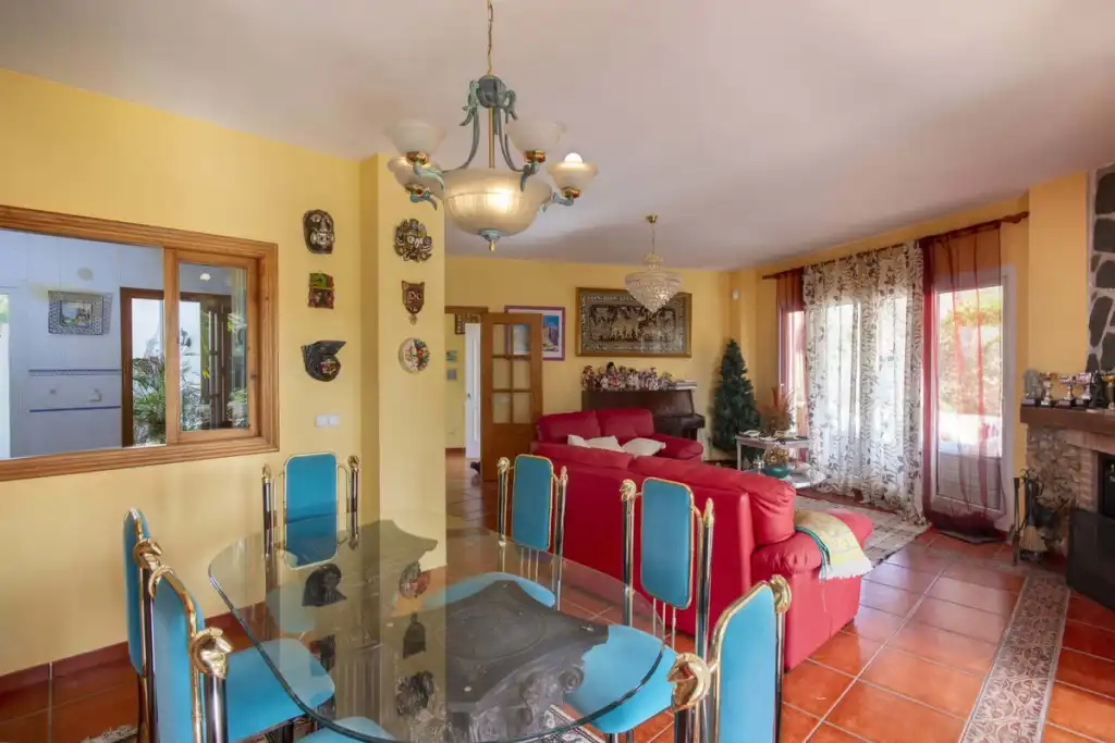 Chalet con piscina en venta en Las Chapas - El Rosario, imagen 4